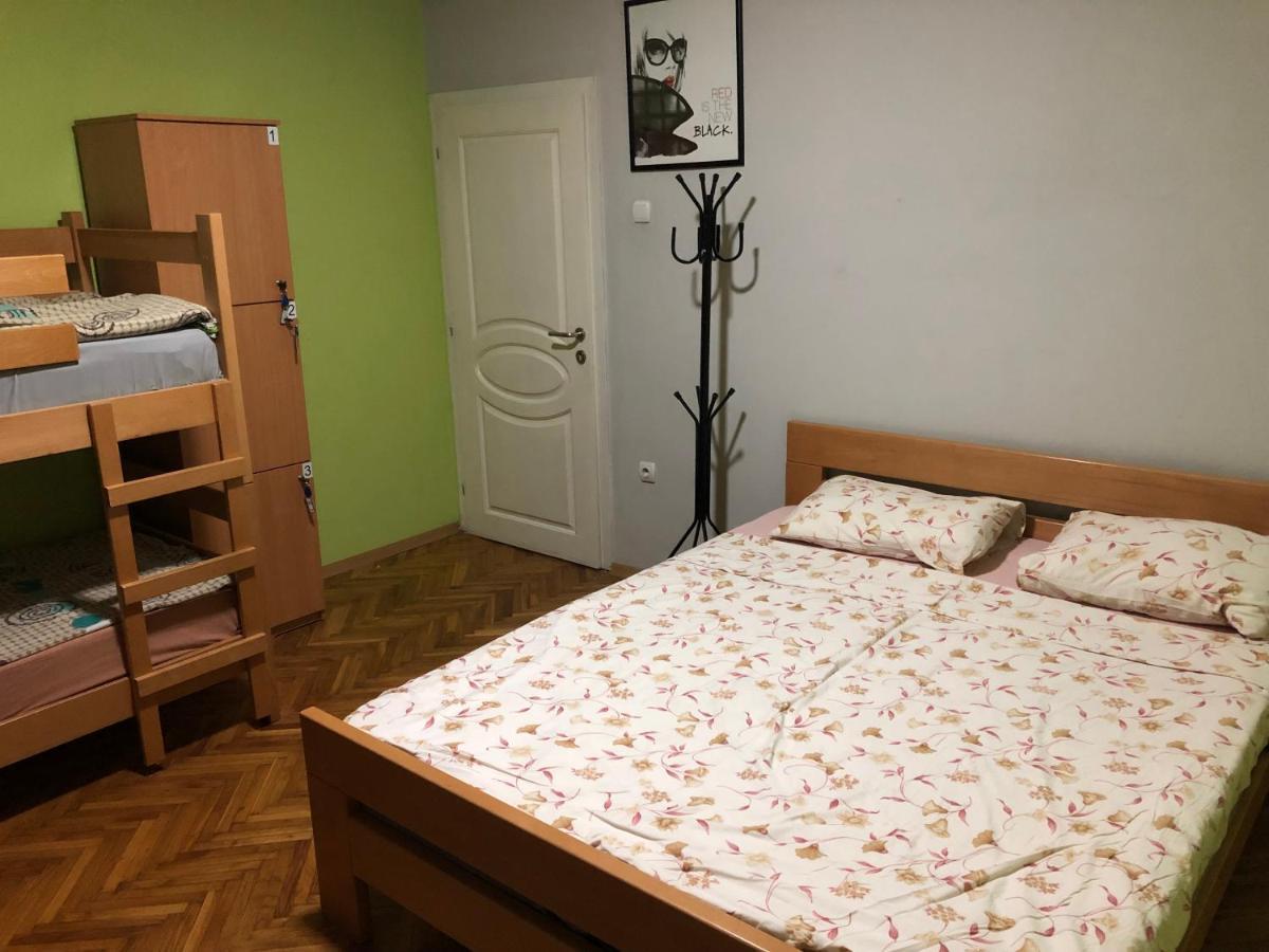 Skopje Downtown Hostel Εξωτερικό φωτογραφία
